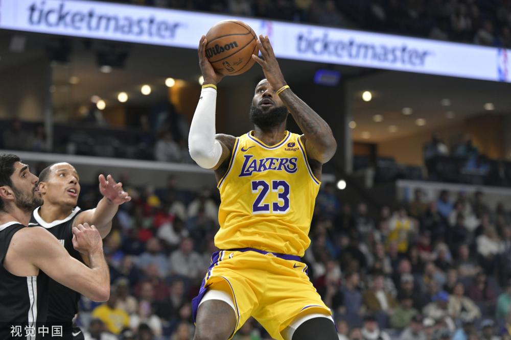 小个球员更 小个球员更