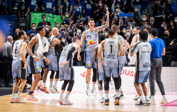 续带领湖人 续带领湖人